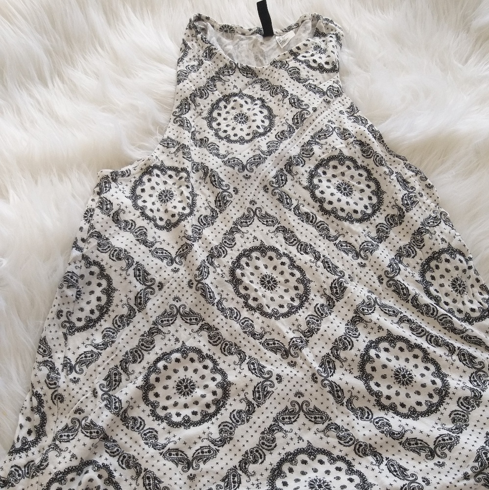 H&M divided top